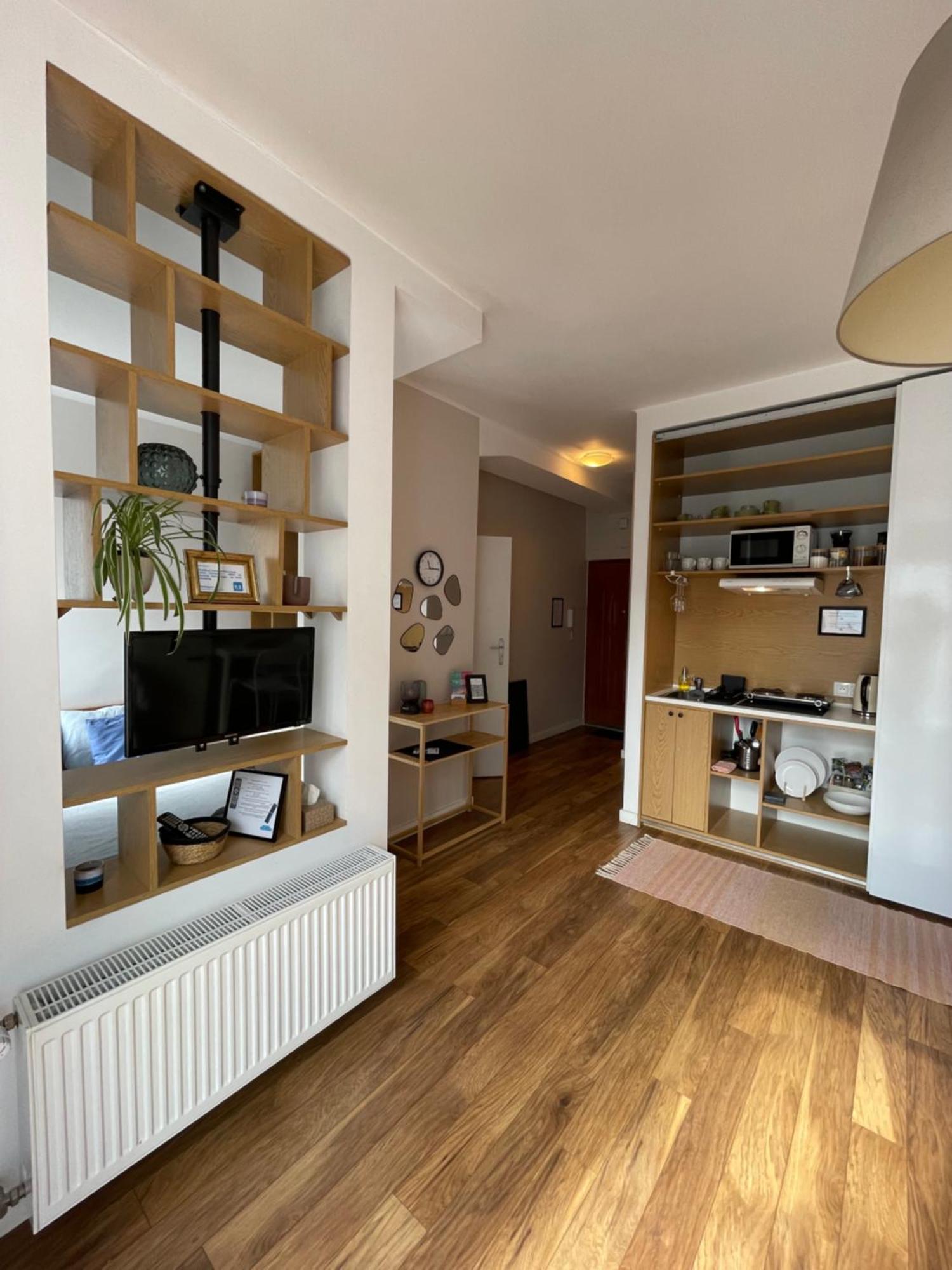Studio W Centrum Warszawy Ulica Chmielna - 500M Od Dworca Centralnego - By Good Sleeping وارسو المظهر الخارجي الصورة